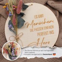 Holzscheibe Freundschaft mit bunten Trockenblumen