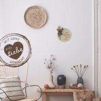 Holzscheibe Freundschaft mit bunten Trockenblumen