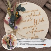 Holzscheibe Mama mit bunten Trockenblumen