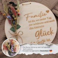 Holzscheibe Zuhause mit bunten Trockenblumen