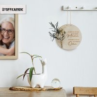 Holzscheibe Mama & Oma mit weißen Trockenblumen